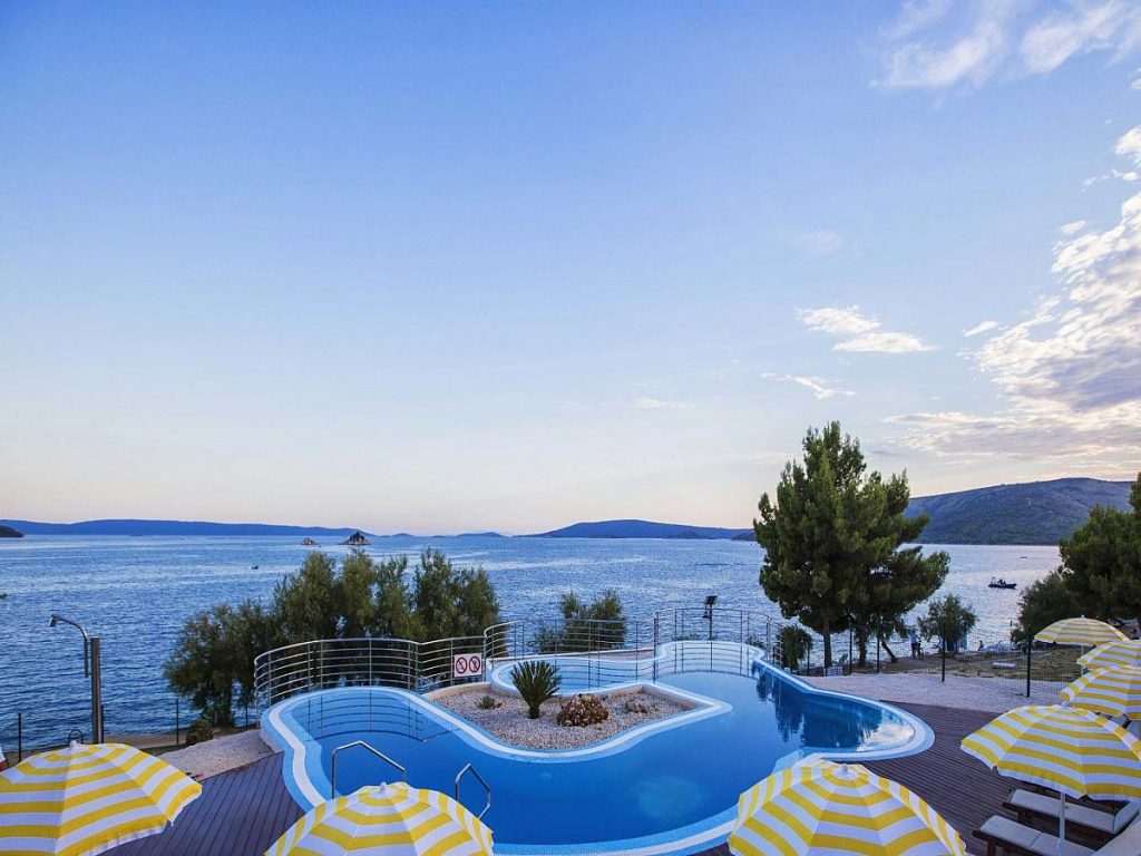 Ferienwohnungen Belvedere am Strand in Seget Vranjica bei Trogir in Dalmatien in Kroatien