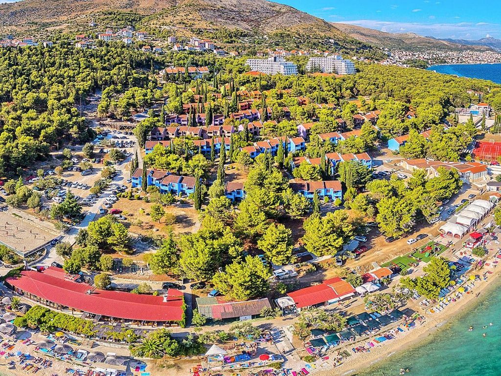 Ferienwohnungen Medena am Strand in Seget Donji bei Trogir in Dalmatien in Kroatien