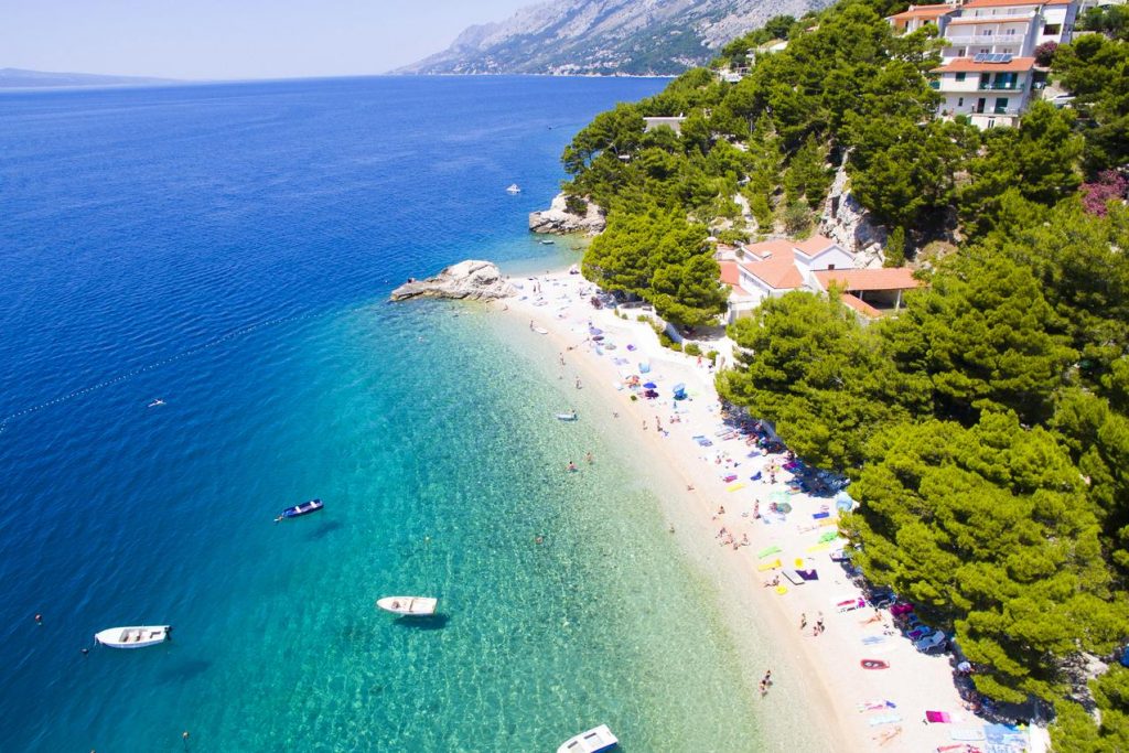 Hotels am Strand in Dalmatien an der Adria in Kroatien